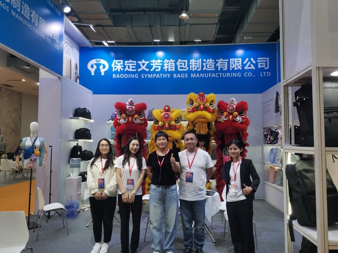 SYMPATHYBAG with clients and at international bag trade shows