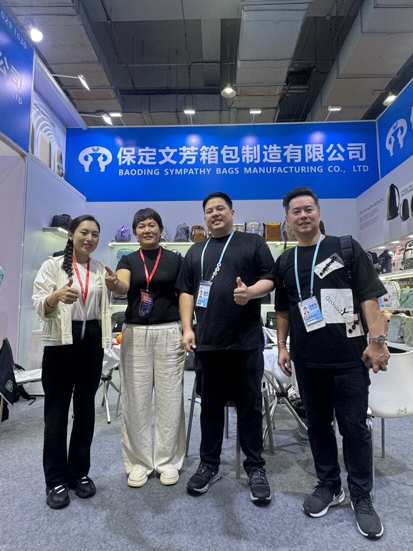 SYMPATHYBAG with clients and at international bag trade shows