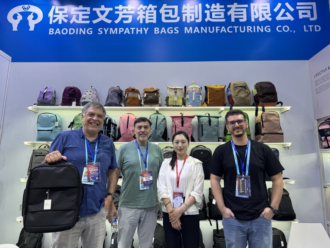 SYMPATHYBAG with clients and at international bag trade shows