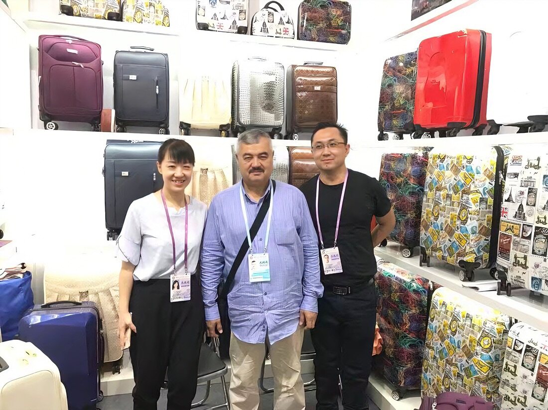 SYMPATHYBAG with clients and at international bag trade shows